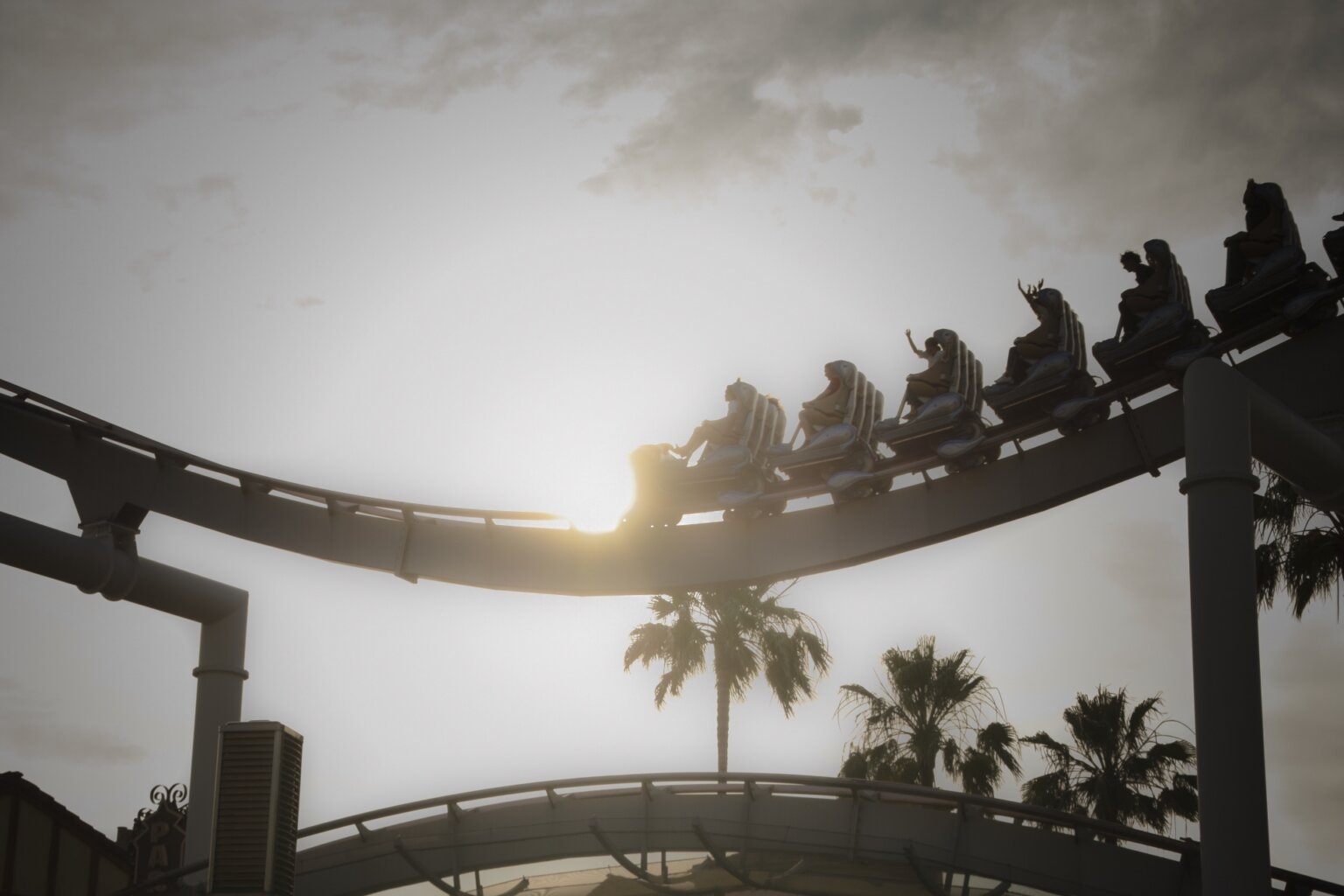 ジェットコースターの浮遊感を感じない方法3つ!克服する方法も紹介♪ aCRolivingアクロリビング